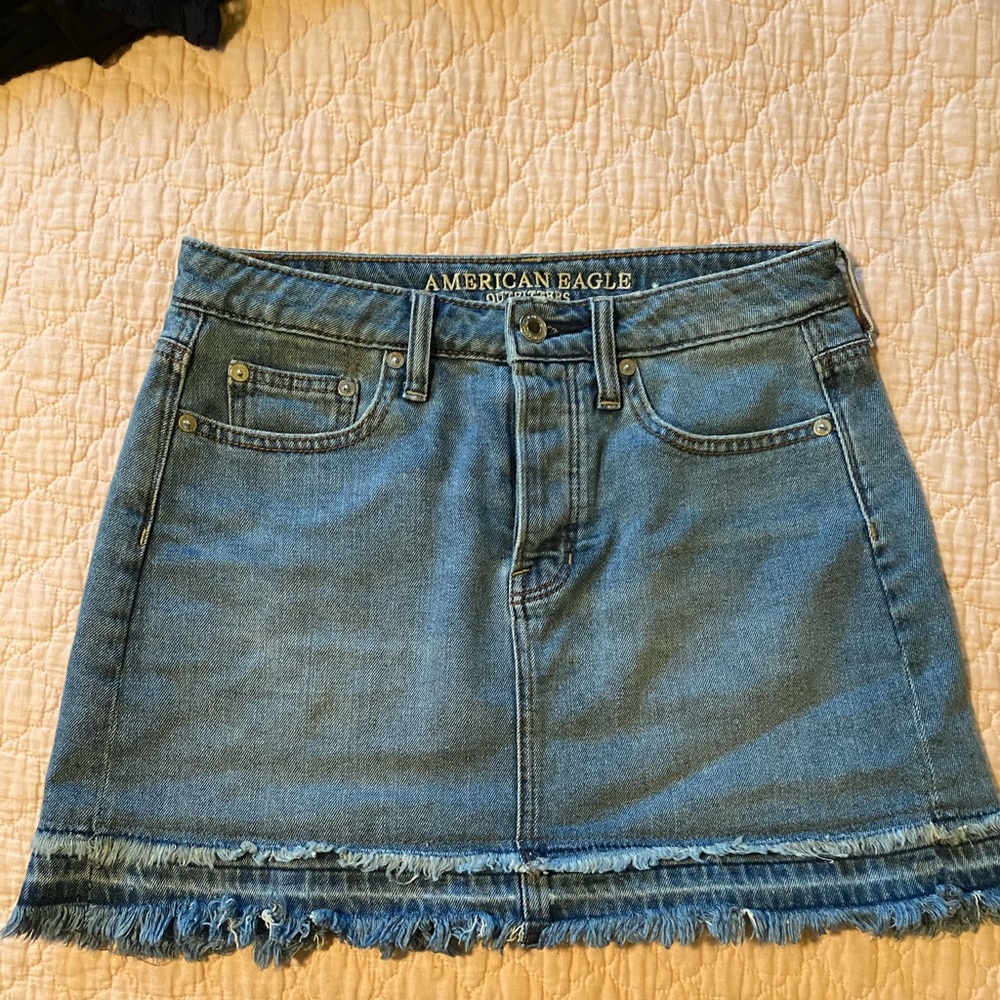 American Eagle light wash denim skirt